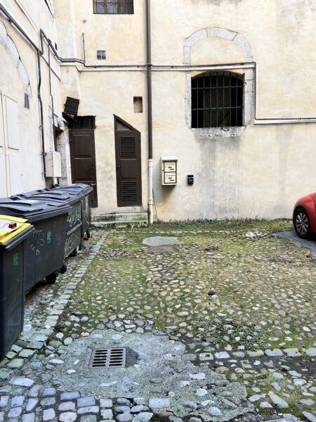 ANNECY CENTRE ZONNE PIETONNE PLACE DE PARKING